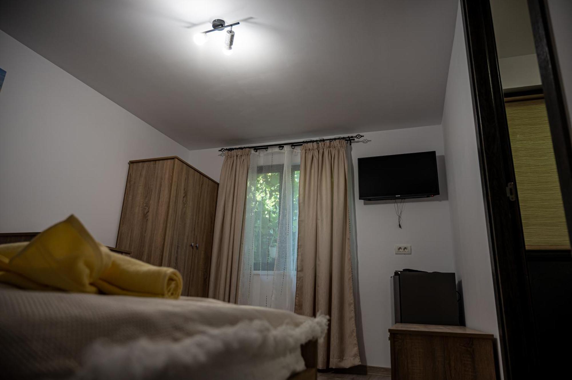 Casa La Dinamo Hotel 2 Mai Bagian luar foto