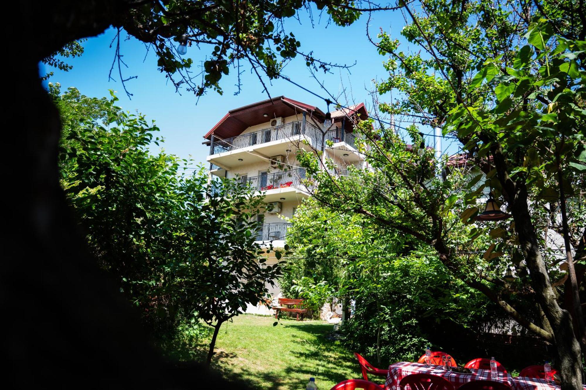 Casa La Dinamo Hotel 2 Mai Bagian luar foto